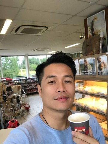 短歌的第一张照片--深圳王婆说媒