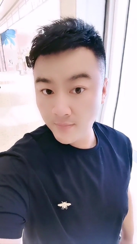 微风徐徐的第一张照片--深圳王婆说媒
