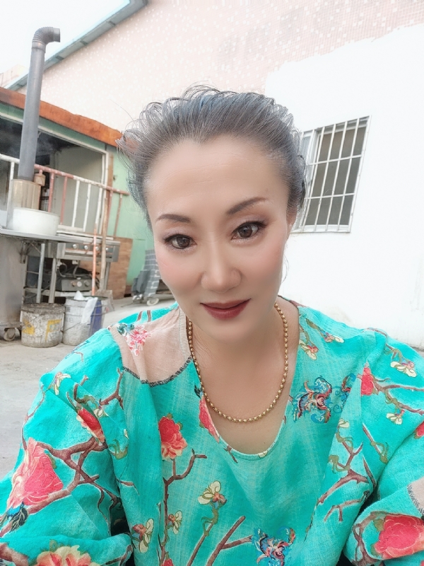 燕子的第三张照片--深圳王婆说媒