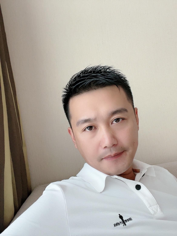 笑望人非的第一张照片--深圳王婆说媒