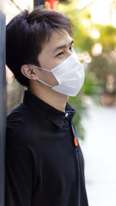 康庆浩的第一张照片--深圳王婆说媒